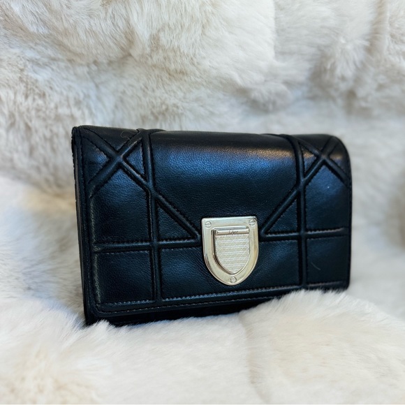 Dior Diorama Compact Wallet - Picture 2 of 14